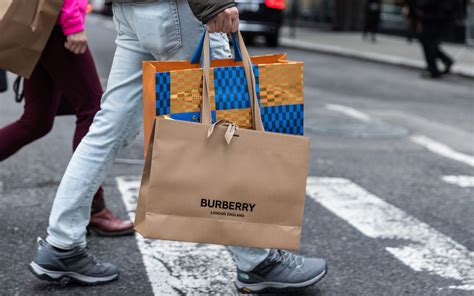 Burberry profit warning 2022